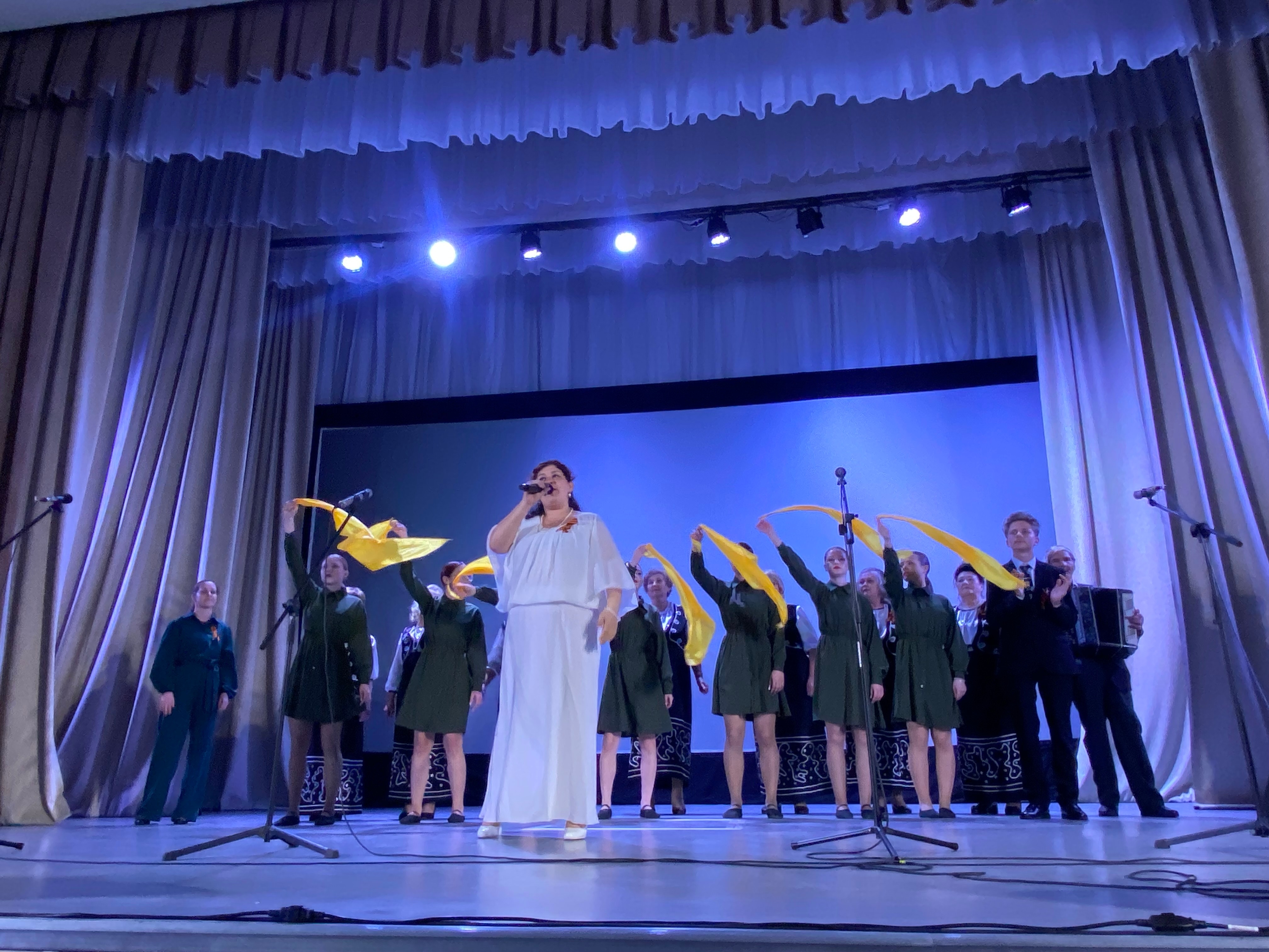 Первомайская весна.